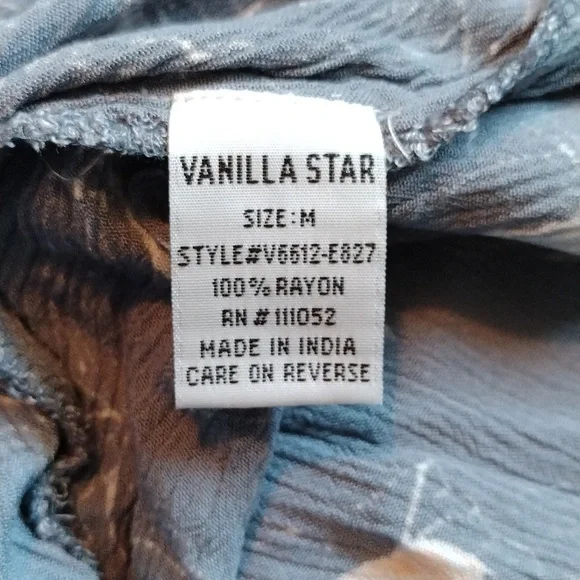 Floral Shorts With Skirt Overlay - Picture 5 of 8